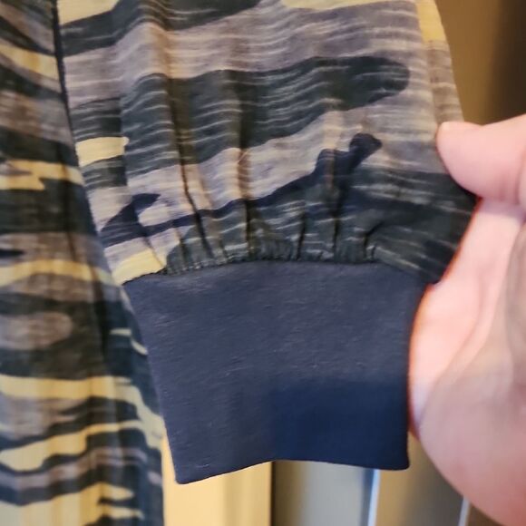 Natural Life NWT PANTS JUMPSUIT Camouflage V-Neck Jumpsuit SIZE SMALL - Picture 6 of 6